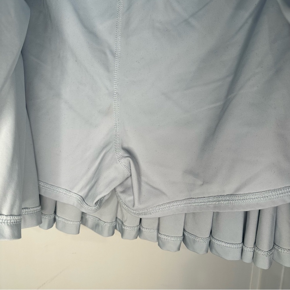 Vineyard Vines Performance Pleated Skort Ice Water Size: large - Picture 4 of 8